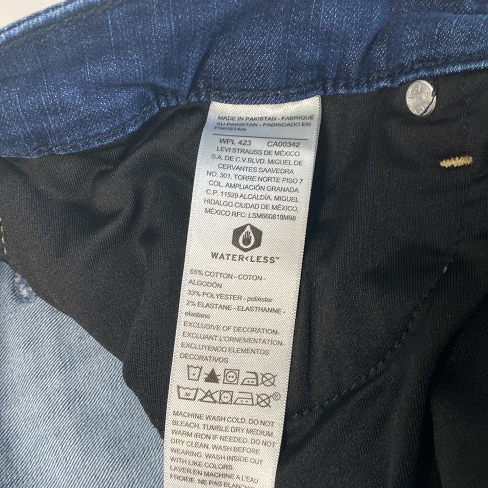 Levi’s Signature shaping mid rise bootcut size 34 - Picture 5 of 5